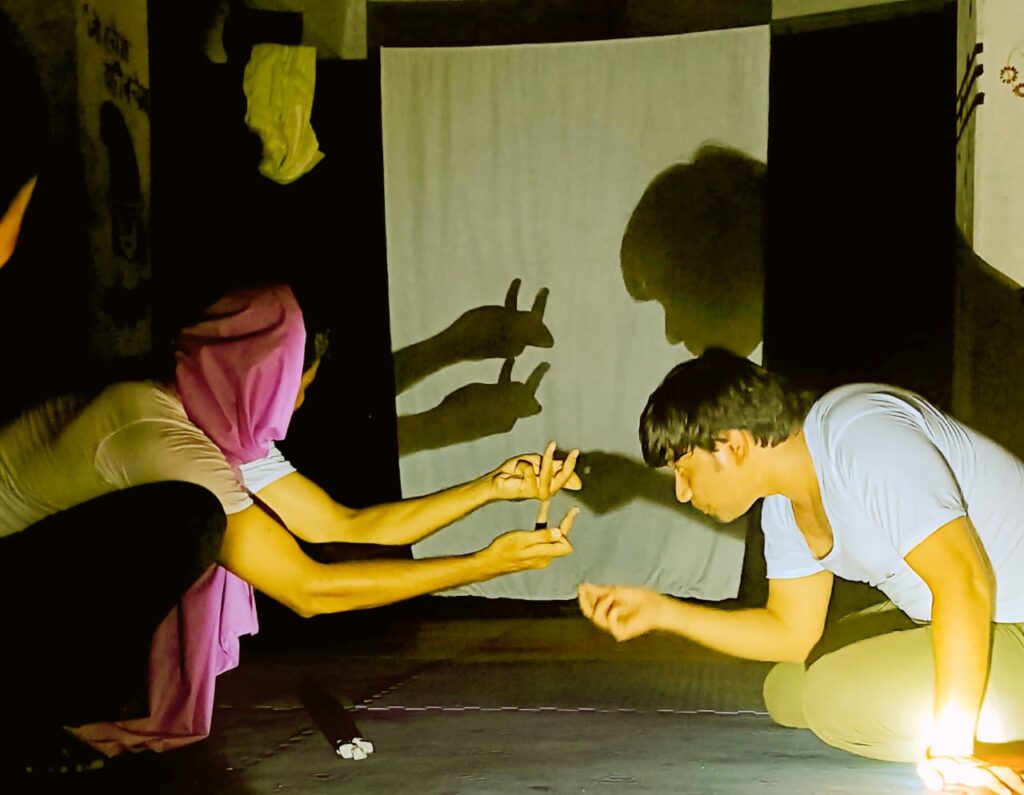 The play 'Areba-Pareba' staged at Mandap Cultural Center in Rewa