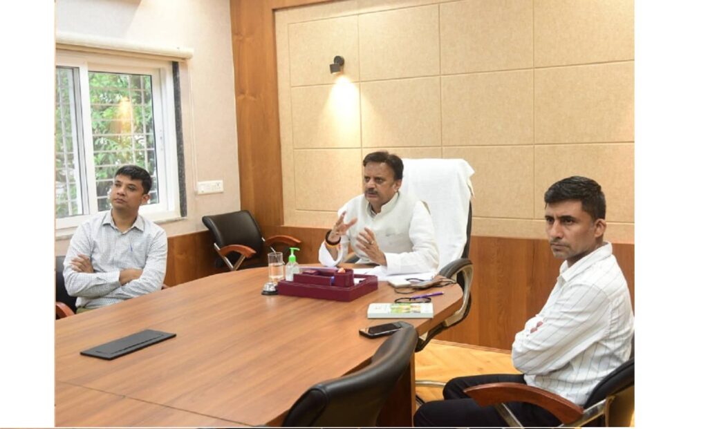 mp deputy cm rajendra shukla news