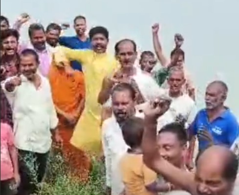 Villagers started Jal Satyagraha