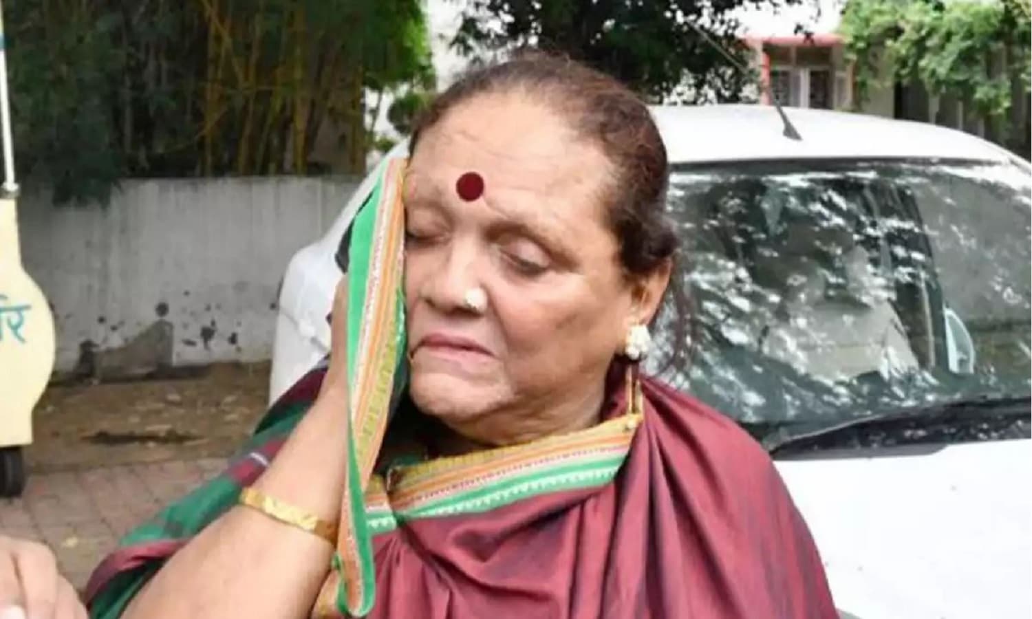 MP: पूर्व विधायक शबनम मौसी पर लूटपाट और मारपीट का आरोप