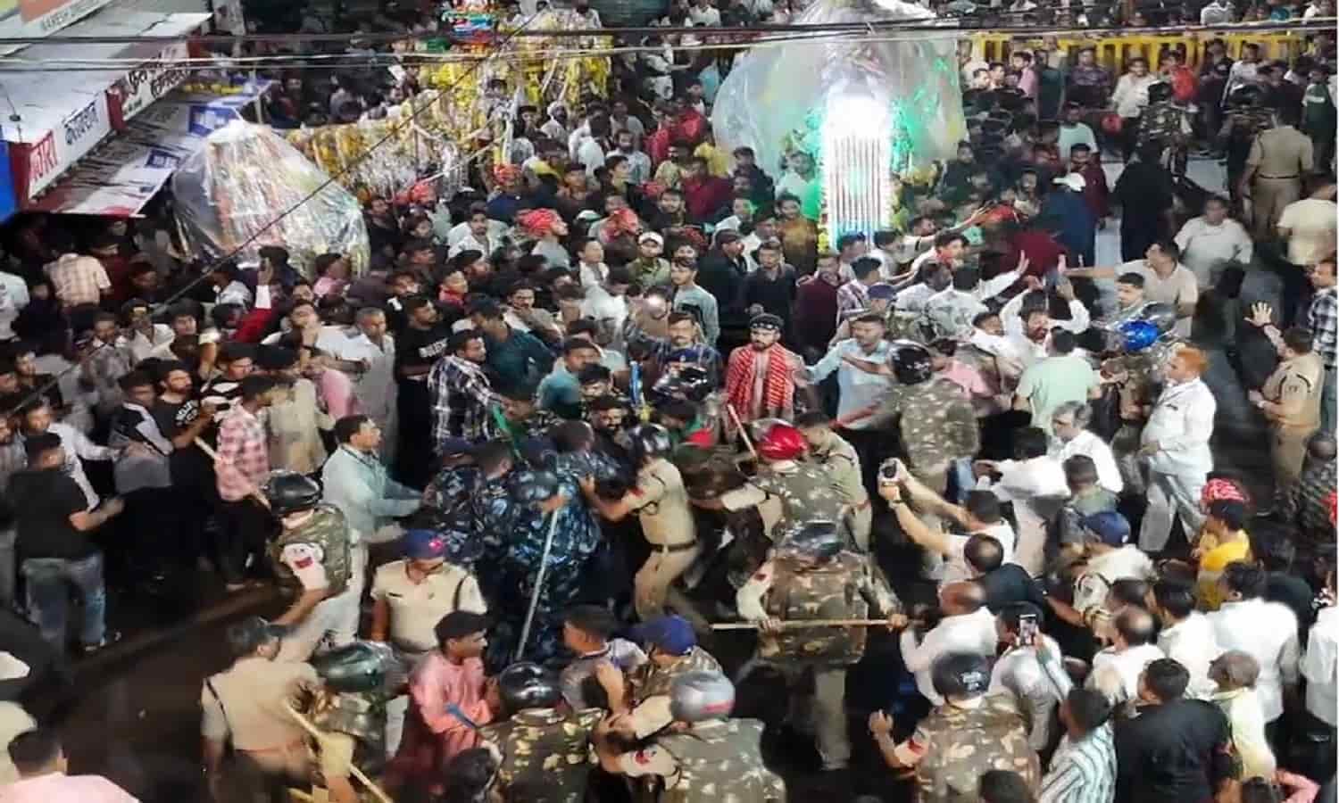 MP: मोहर्रम जुलूस के दौरान हिंसक झड़प, पुलिस ने किया लाठीचार्ज