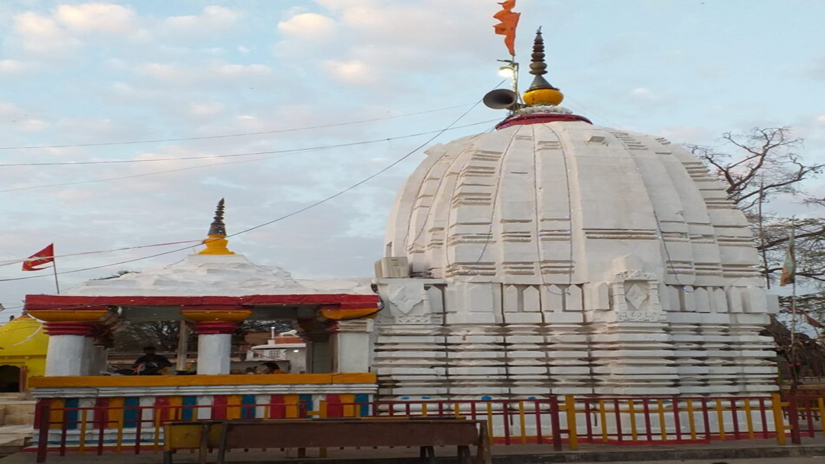 देवतालाब का शिवमंदिर: जिसका निर्माण देवशिल्पी विश्वकर्मा ने किया था