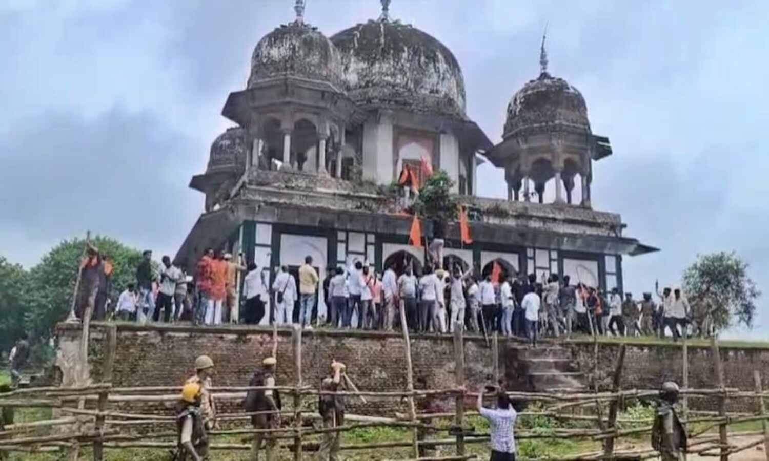 Fatehpur Maqbara Demolition