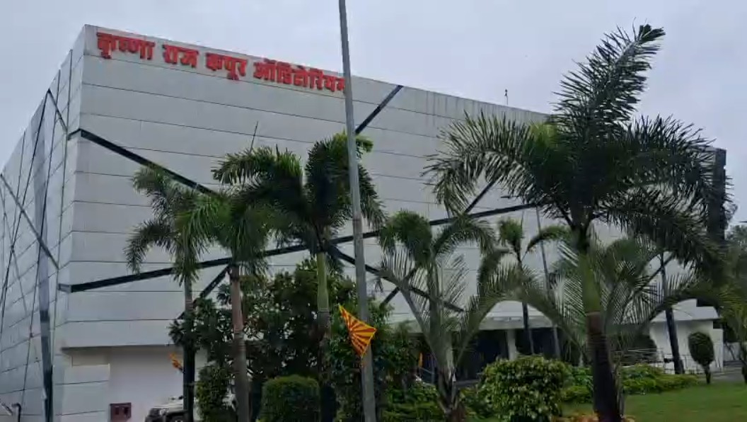 Serious trouble in Rewa's Krishna Raj Kapoor Auditorium