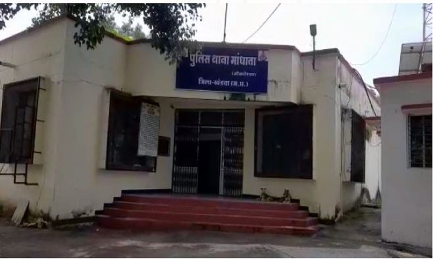 MP: ओंकारेश्वर NHDC कॉलोनी में डकैती और चोरी की सनसनीखेज वारदात, सुरक्षा व्यवस्था पर उठे सवाल