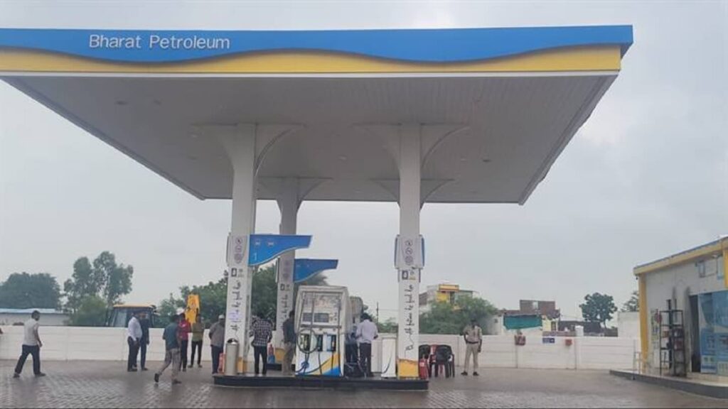 Indore No helmet No Petrol Rule 2025