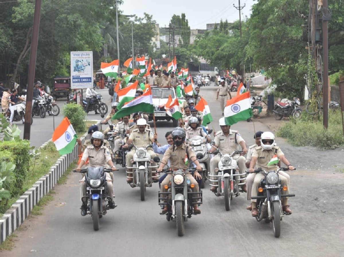 Police's tricolor bike rally filled with patriotism in Indore