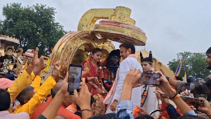 The first Kavad Yatra was organized in the holy month of Sawan in Rewa city.