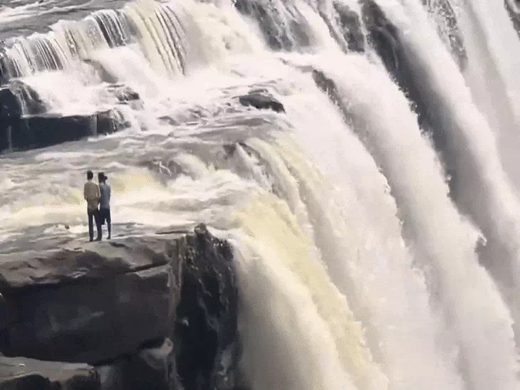 Mother and daughter drowned while bathing in Koynti waterfall