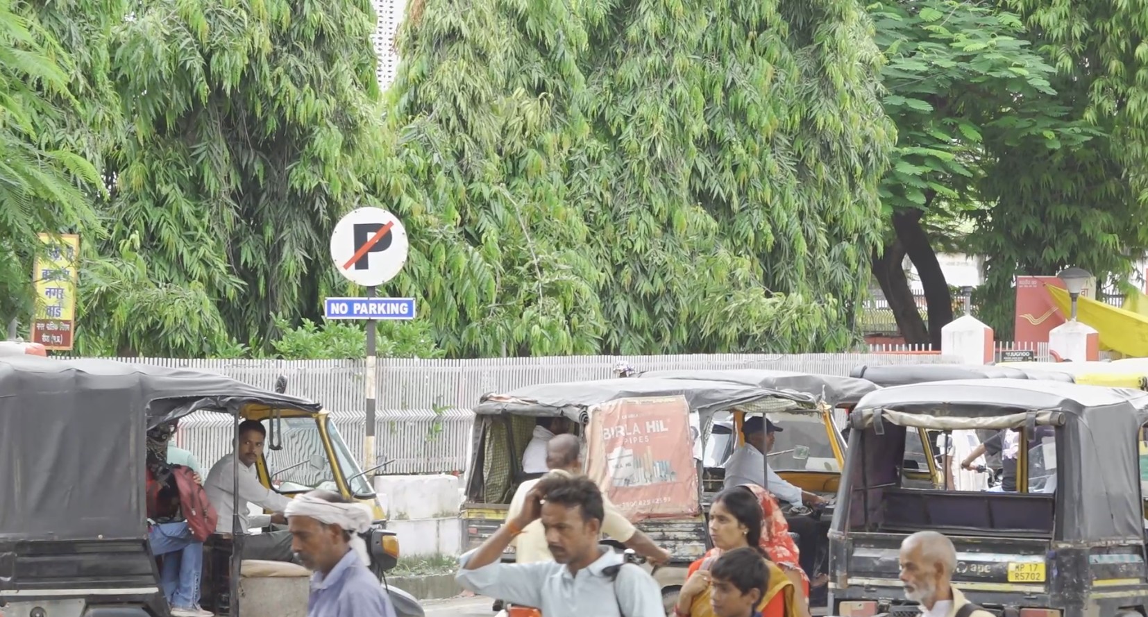 Traffic jam problem at Sirmour crossing of Rewa city