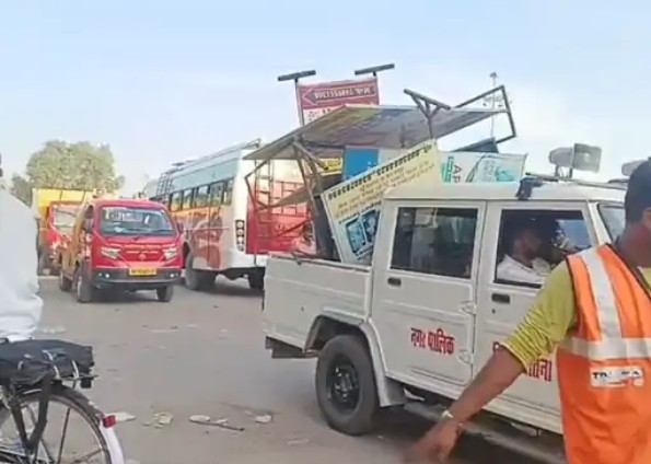 Fight between encroachment squad and shopkeeper in Satna