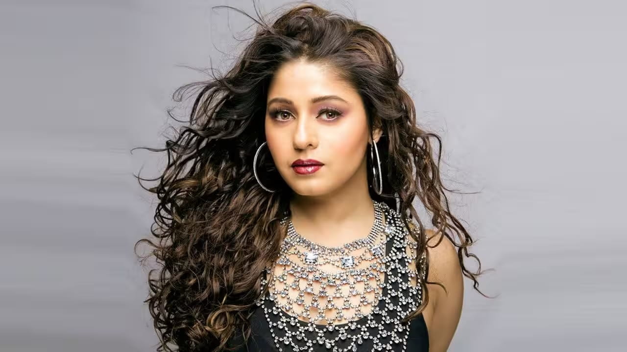 Sunidhi Chauhan Life Interesting Facts In Hind