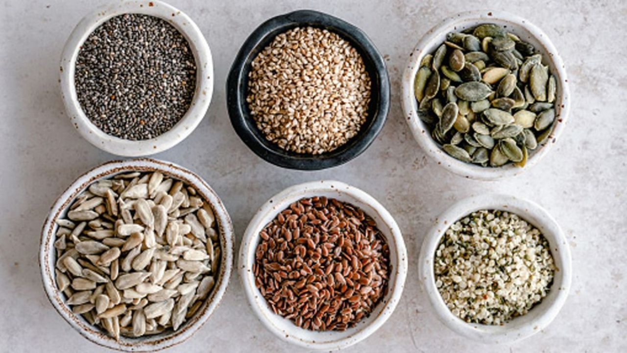 Benefits of 6 Super Seeds: अपनी डाइट में शामिल करें यह 6 सुपर सीड और देखें गजब का चमत्कार