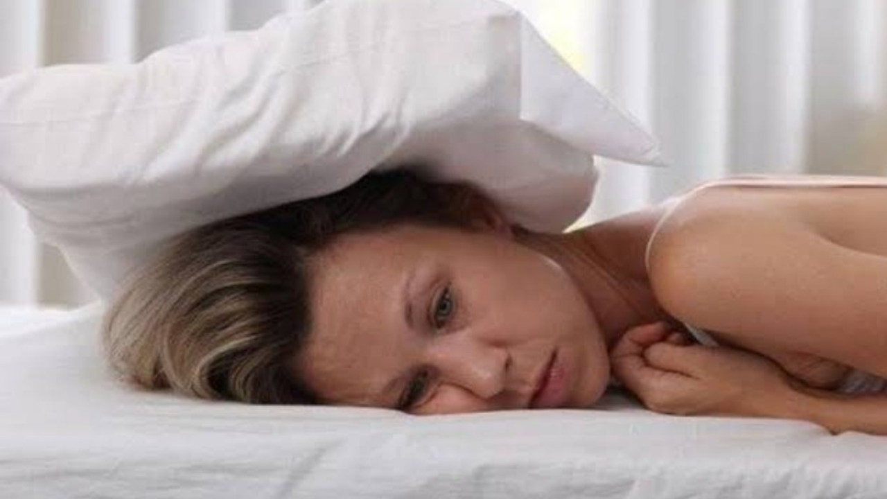 Insomnia home remedy: नहीं आती है गहरी नींद तो सोने से पहले पियें यह ड्रिंक