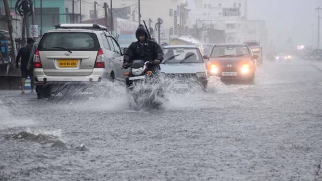 Delhi School Closed Due To Heavy Rainfall Update,Delhi School Holiday Tomorrow News In Hindi