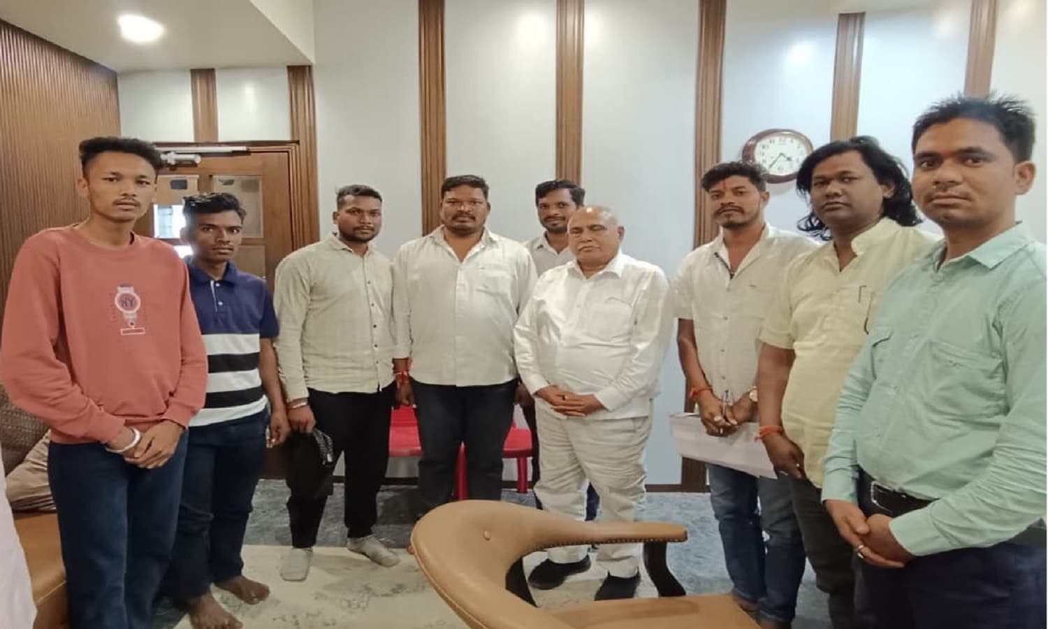 MP: भाजपा प्रदेशाध्यक्ष हेमंत खंडेलवाल की उंगली दबी, दर्द से चक्कर आने पर अस्पताल पहुंचे