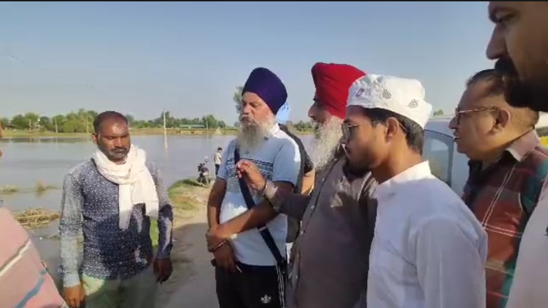 Rewa News: पंजाब बाढ़ पीड़ितों के लिए राहत सामग्री लेकर पहुंचा आवाम फाउंडेशन