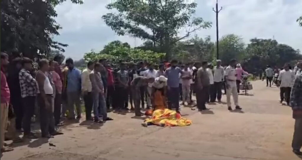 A young man died on the spot in a road accident in Rewa.