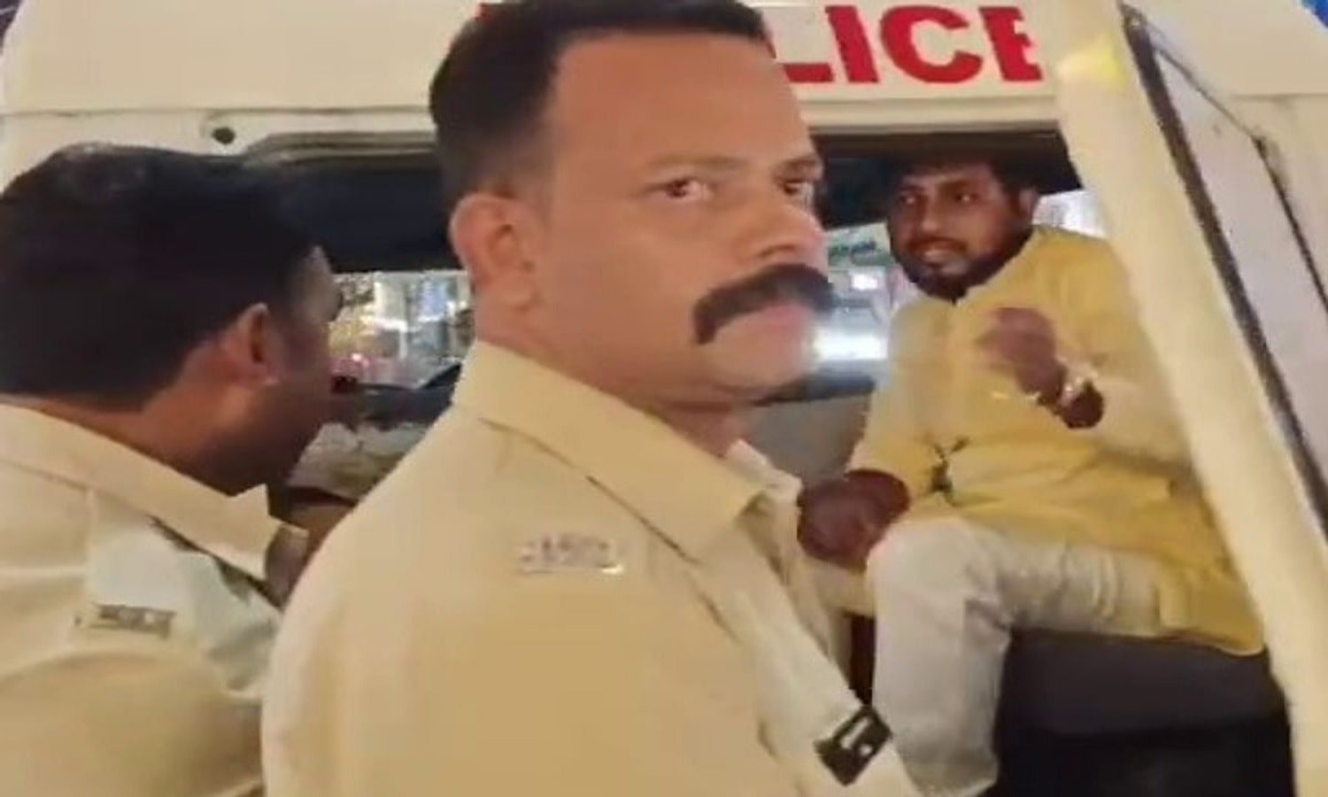 MP: हिंदू जागरण मंच ने होटल से पकड़ा ‘लव जिहाद’ का आरोपी, जमकर की पिटाई