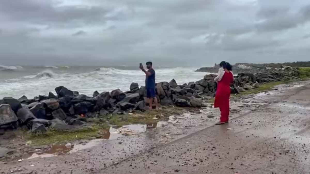 Cyclone Montha : मेंथा साइक्लोन के कारण मौसम ने बदलाव, 11 राज्यों में भारी बारिश का अलर्ट