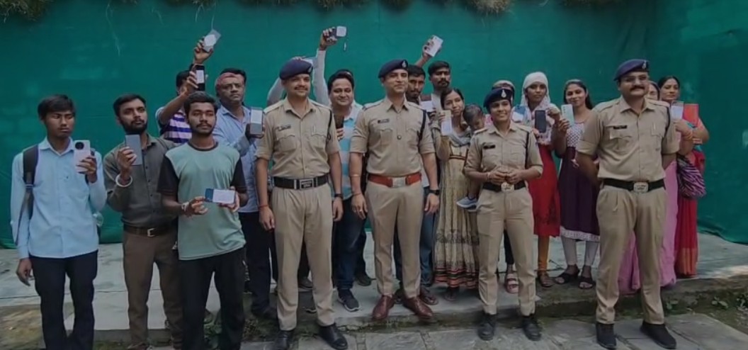 Rewa Police brought back smiles to people on Dhanteras