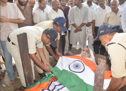 सतना के पूर्व विधायक शंकरलाल तिवारी को  राजकीय सम्मान के साथ दी गई अंतिम विदाई