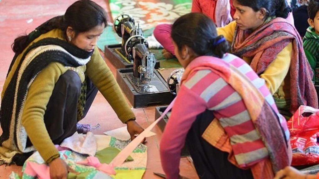 महिलाओं के लिए बिना गारंटी तीन लाख रुपये सरकारी लोन योजना जानकारी