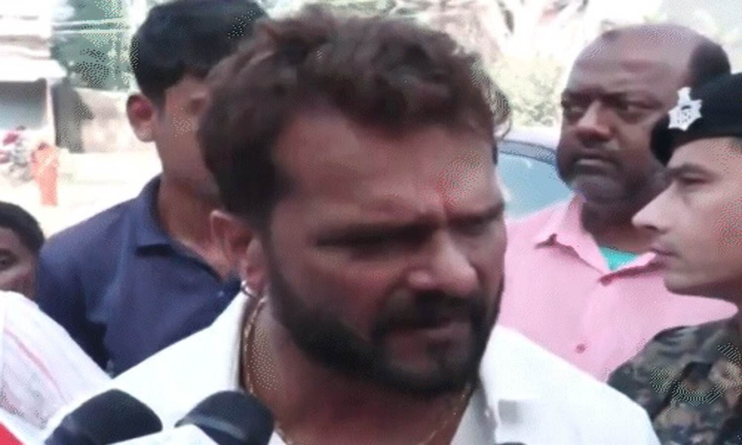 Bihar Election 2025 : बिहार चुनाव के बीच बुरे फंसे खेसारी लाल यादव, बोले- ‘मुझे फंसाया जा रहा…’