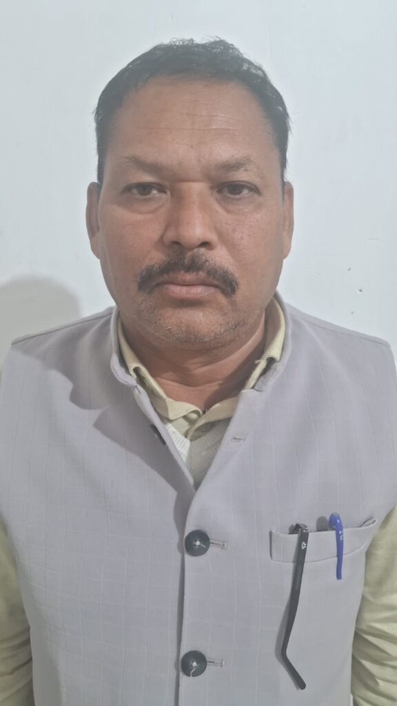 रीवा लोकायुक्त द्वारा नायब तहसीलदार को रिश्वत लेते रंगे हाथों पकड़े जाने की कार्रवाई