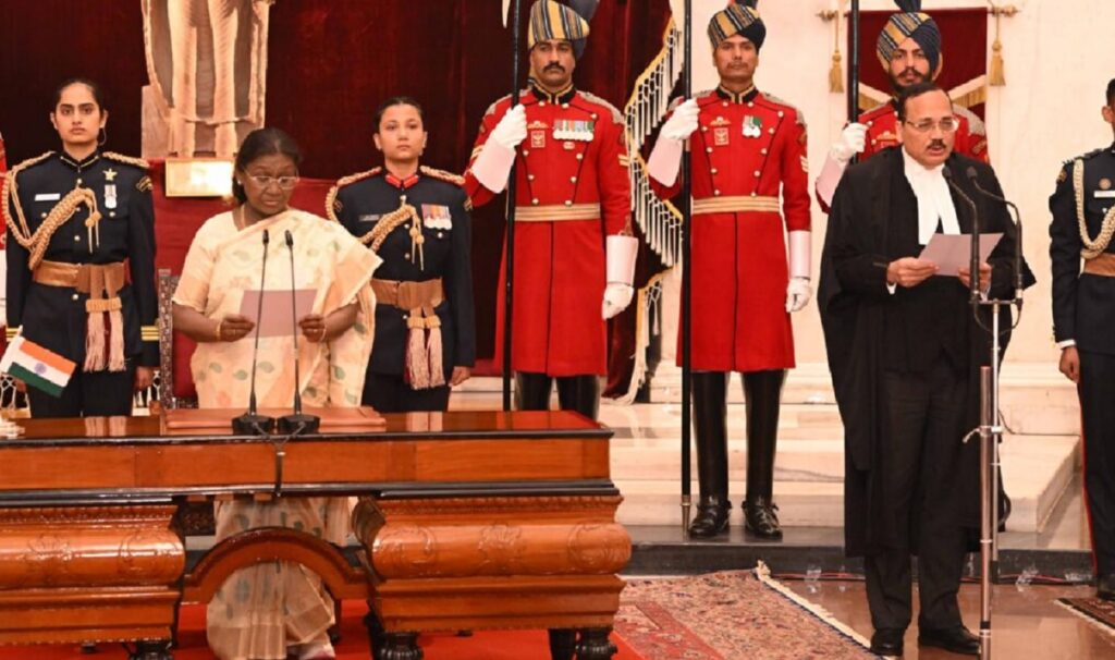 जस्टिस सूर्यकांत बने 53वें CJI, राष्ट्रपति ने दिलाई शपथ