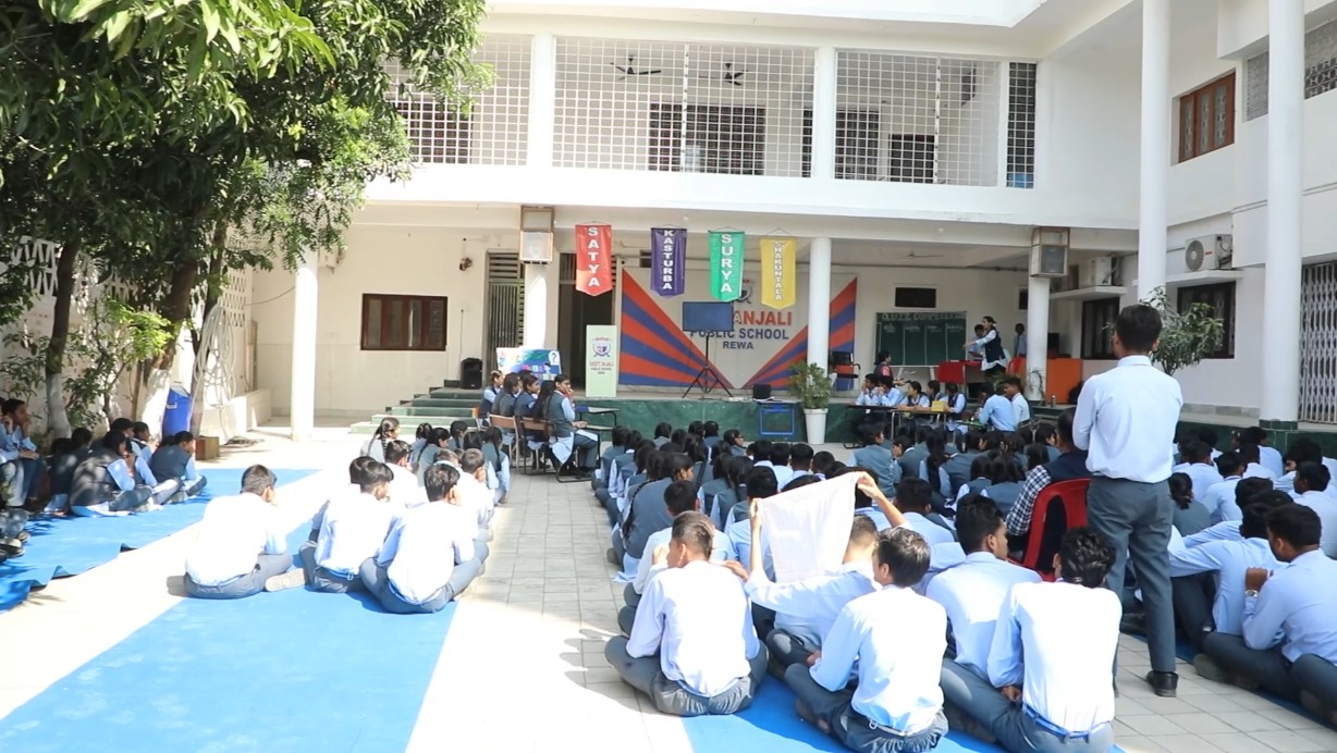 गीतांजलि पब्लिक स्कूल रीवा में अंतर सदन प्रश्नोत्तरी प्रतियोगिता में सभी सदनों ने दिखाया दमखम