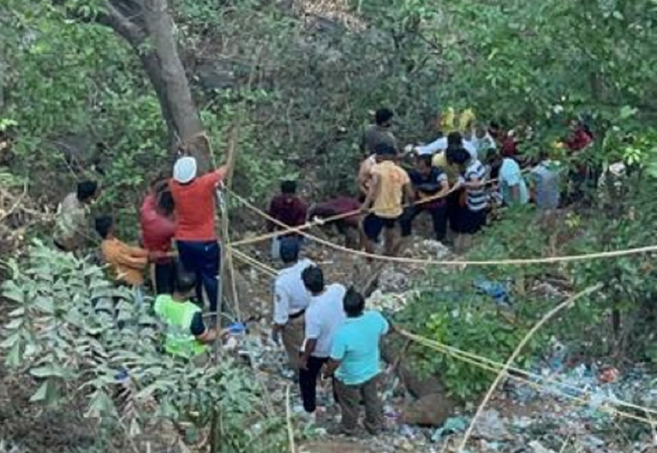 महाराष्ट्र में थार गाड़ी 400 फिट खाई में मिली, 6 लोगो की मौत, ड्रोन की ली गई मदद