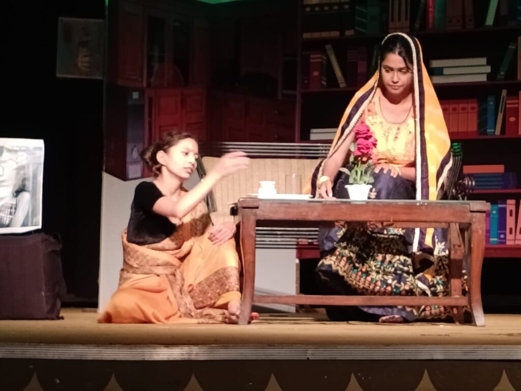 Alok Shukla's play 'Ajib Dastaan' from Rewa won applause in Patiala