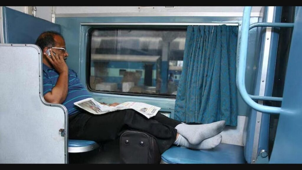 ट्रेन यात्रा के दौरान डॉक्टर बुलाने की रेलवे सुविधा की जानकारी