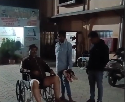 रीवा में शराब पीने से इनकार पर युवक पर बेरहम हमला, चाकू-टूटी बोतल से जांघ घोंपी, पीड़ित ICU में भर्ती