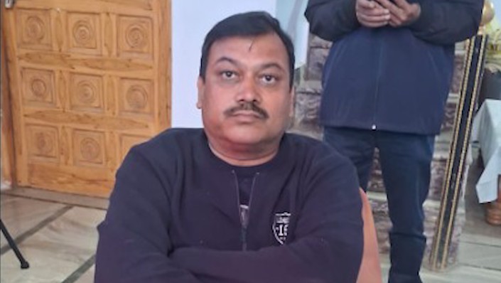 EOW का बड़ा छापा: सीधी में प्राचार्य अभिमन्यु सिंह चौहान के ठिकानों से करोड़ों की बेनामी संपत्ति बरामद!