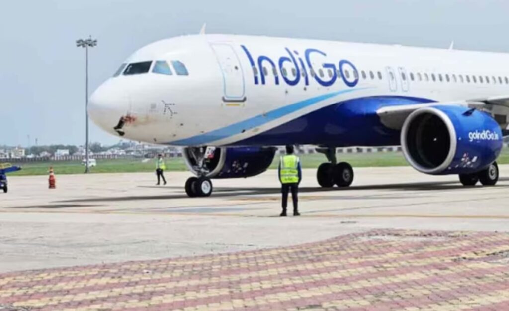 Indigo Flight Cancel 500 Flights Delhi Airport Chaos Hindi