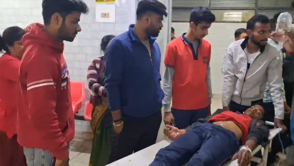 रीवा केंद्रीय विद्यालय के बाहर 10वीं छात्र पर चाकू हमले की घटना