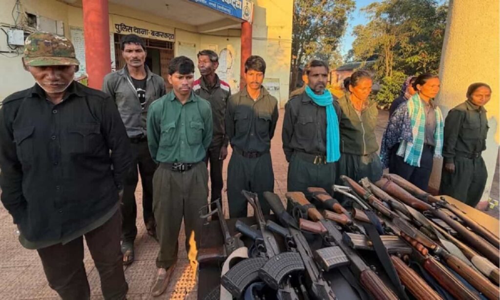 MP Maoist Surrender Ramdher 1 Crore Reward Police Operation