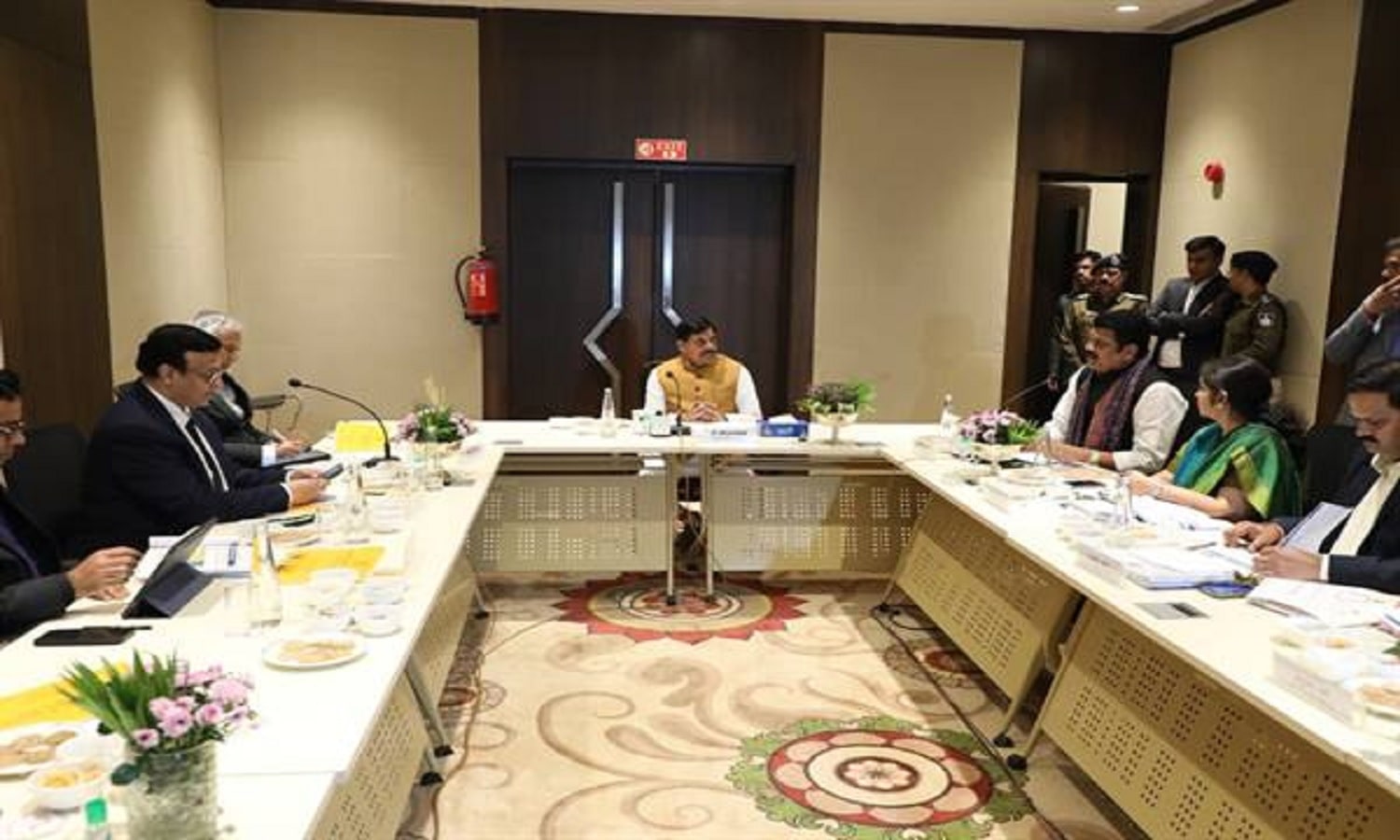 खाद्यान्न वितरण एवं व्यवस्था पर खजुराहों में मंथन, सीएम मोहन ने दिए ऐसा निर्देश