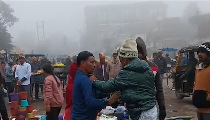 Two youths took to the road over footpath shop dispute in Rewa