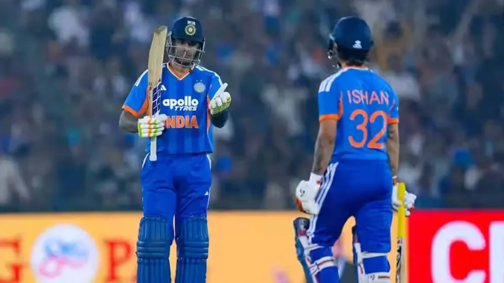Suryakumar Yadav and Ishan Kishan on field during India vs New Zealand match.
