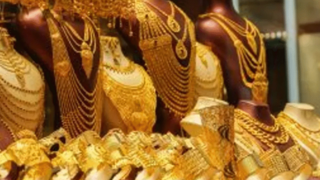 International Gold premiums में तेजी, भारत में दशक का उच्च स्तर..