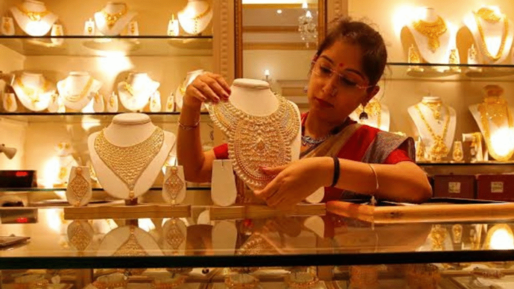 International Gold premiums में तेजी: भारत में दशक का उच्च स्तर, चीन में मांग स्थिर