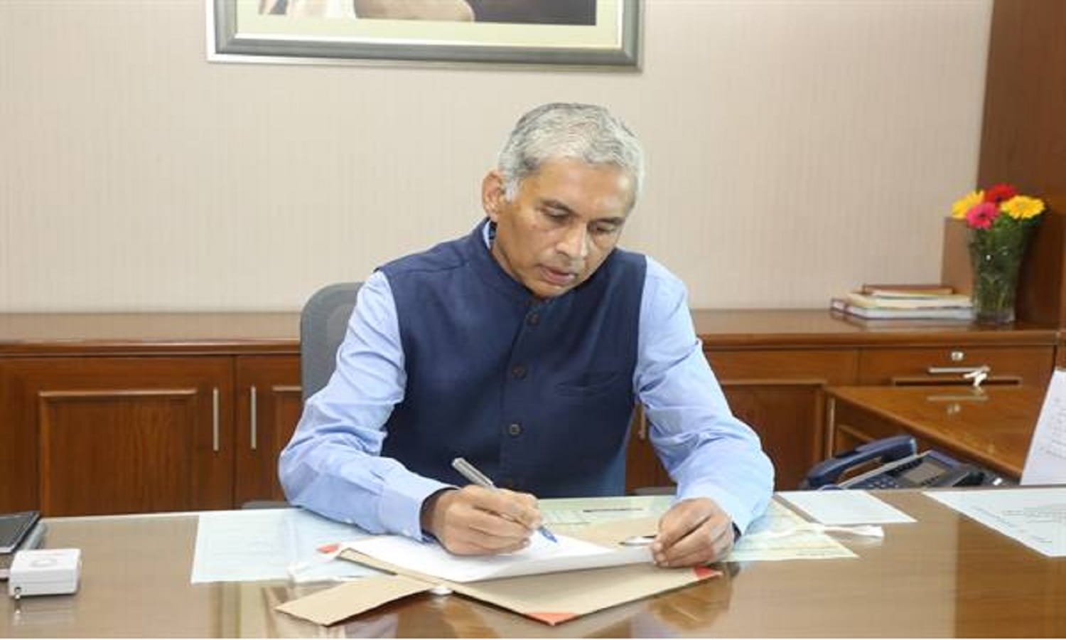 MP: मुख्य सचिव ने कलेक्टर-एसपी पर साधा निशाना, कहा- भ्रष्टाचार में लिप्त अधिकारी को हटाएं