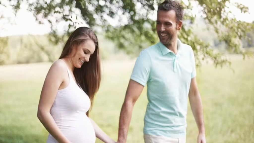 Pregnancy Walking: प्रेग्नेंसी में वॉकिंग कितनी फायदेमंद? जानिए रोज़ कितनी देर चलना है सही