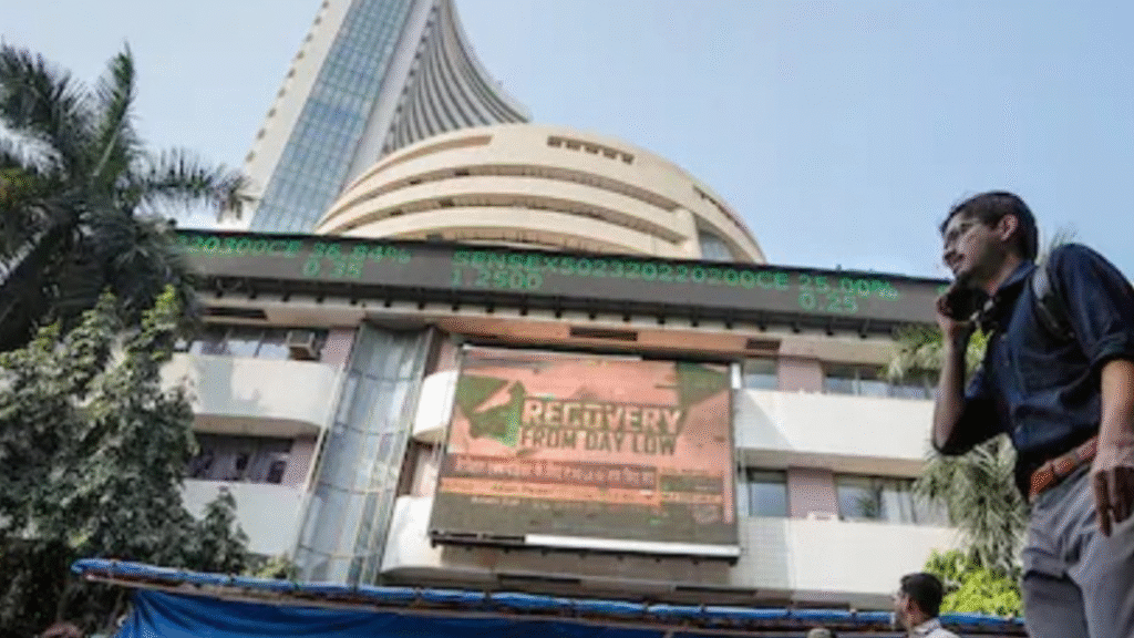 Sensex 450 अंक टूटा, Nifty 25,300 के नीचे, गिरावट के 3 चौंकाने वाले कारण