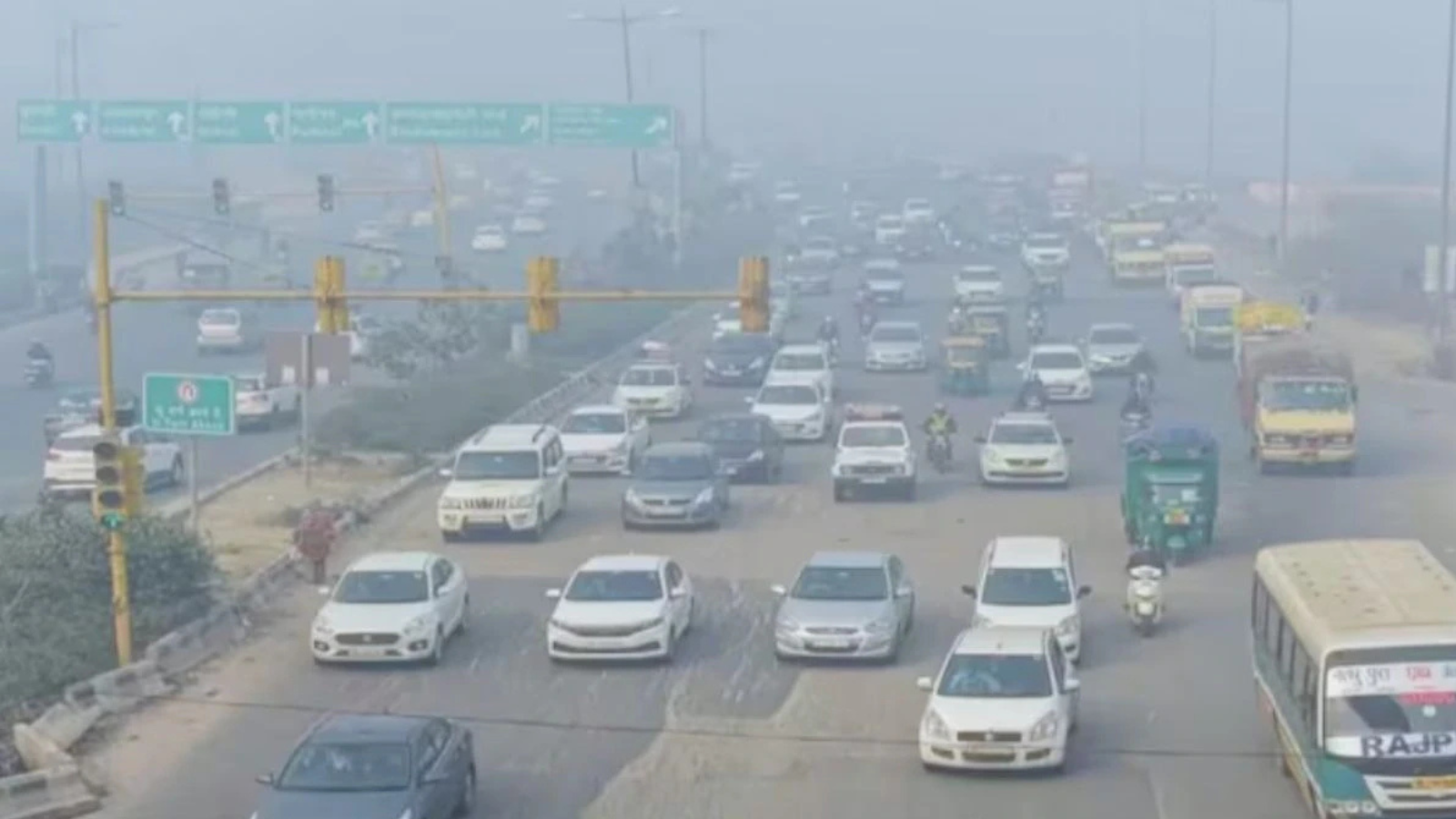 Delhi Air Pollution : दिल्ली के हवा में सुधार, हटाई गई ग्रेप 3 की पाबंदियां