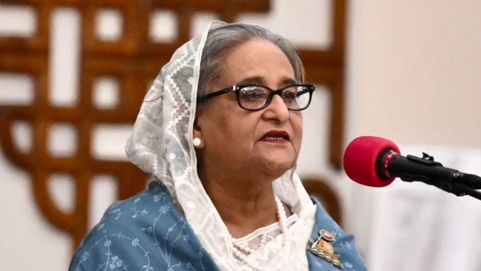 Shekh Hasina On Bangladesh : शेख हसीना बोलीं अपने सबसे खतरनाक दौर से गुजर रहा है बांग्लादेश, युनुस पर साधा निशाना
