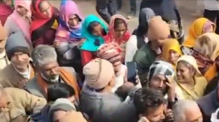 Farmers troubled by shortage of urea fertilizer in Rewa